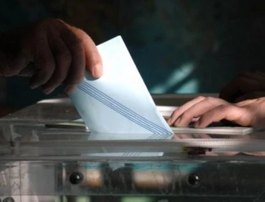 Το 62% των Ελλήνων θέλουν πρόωρες εκλογές - Φόβοι και για νέα μέτρα